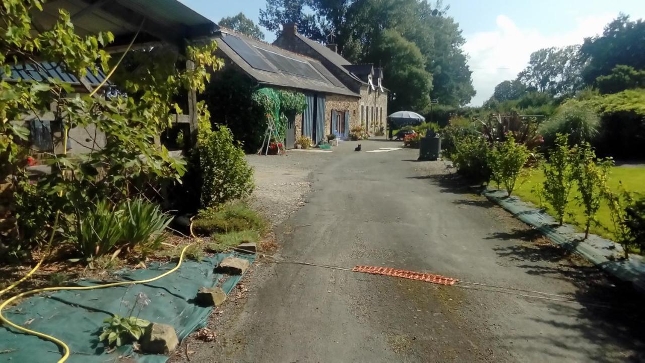Bienvenue Chez Joelle Et Andre Au 207 Bed & Breakfast Balaze Eksteriør bilde